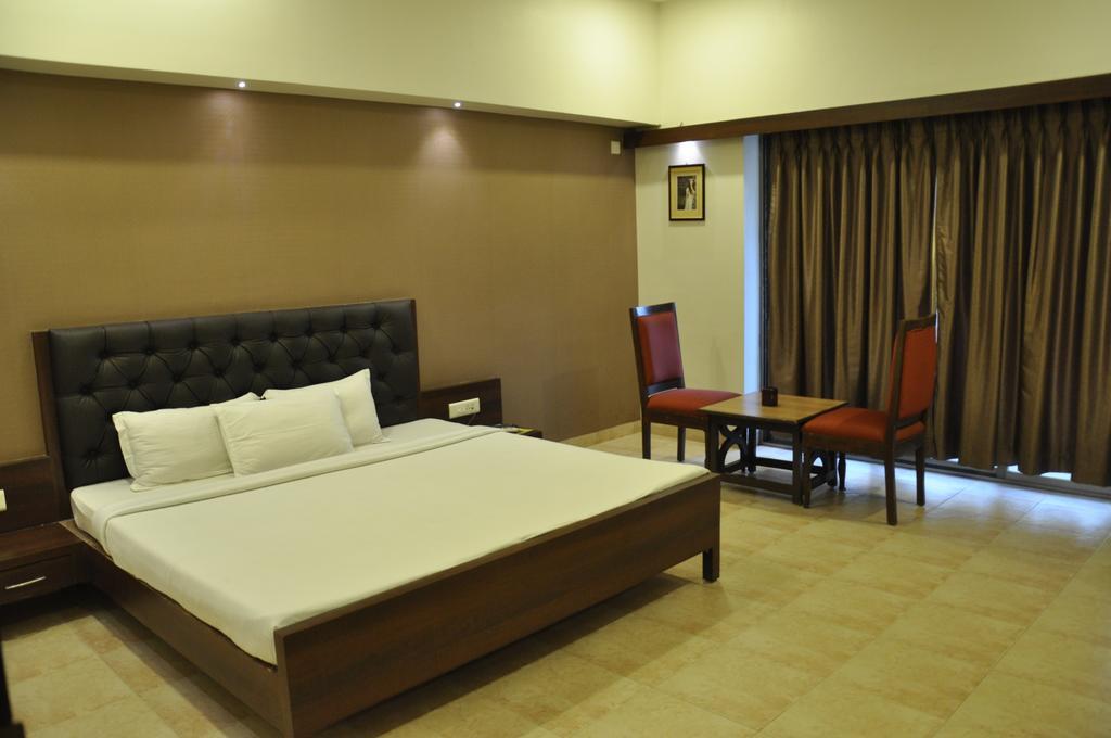 Jabali Palace Hotel Jabalpur Exterior foto