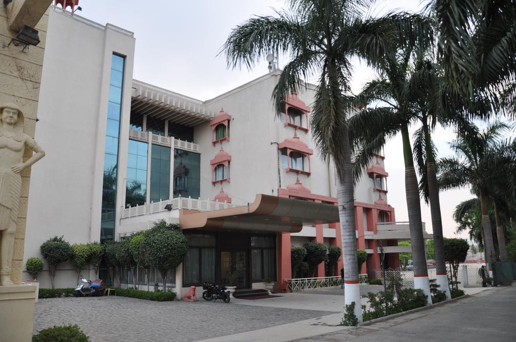 Jabali Palace Hotel Jabalpur Exterior foto