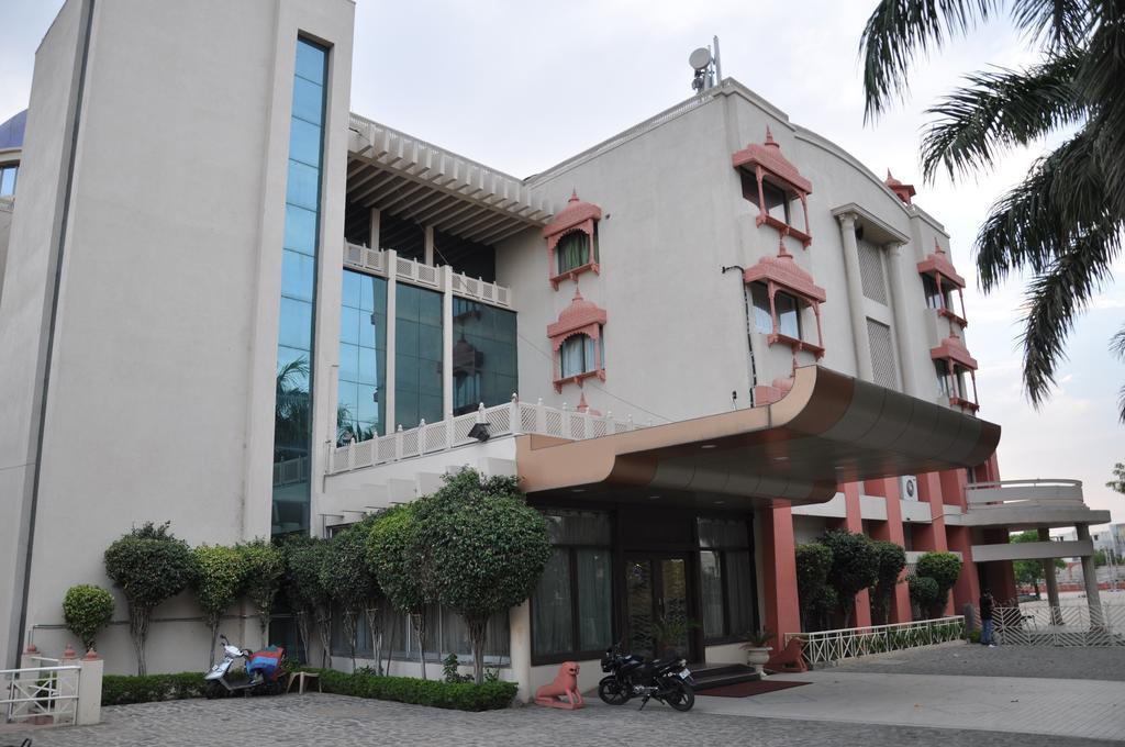 Jabali Palace Hotel Jabalpur Exterior foto